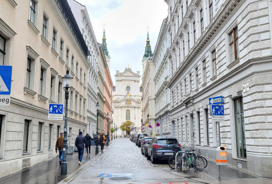 LET´S EXPLORE THE AREA AROUND VOTIV CHURCH AND THE OLD GENERAL HOSPITAL 14