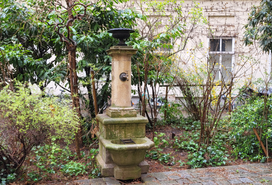 LET´S EXPLORE THE AREA AROUND VOTIV CHURCH AND THE OLD GENERAL HOSPITAL 27