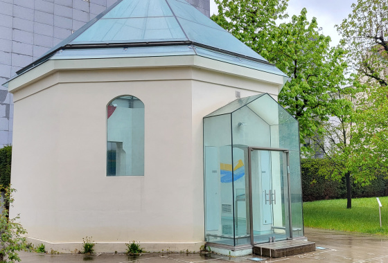 LET´S EXPLORE THE AREA AROUND VOTIV CHURCH AND THE OLD GENERAL HOSPITAL 13